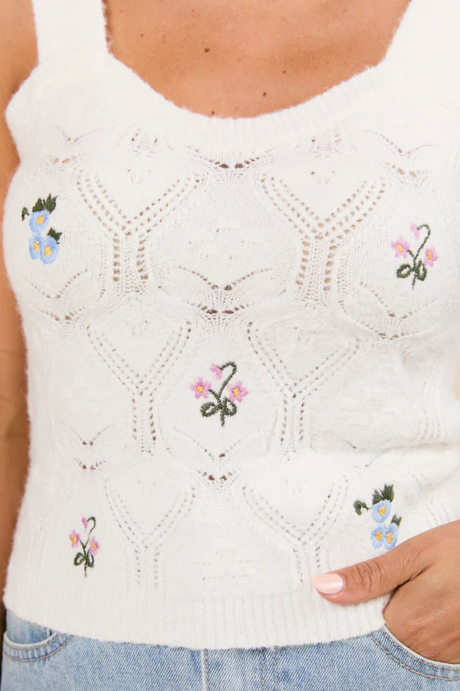 Kaitlyn Flower Embroidered Tank Top - Aiturbor
