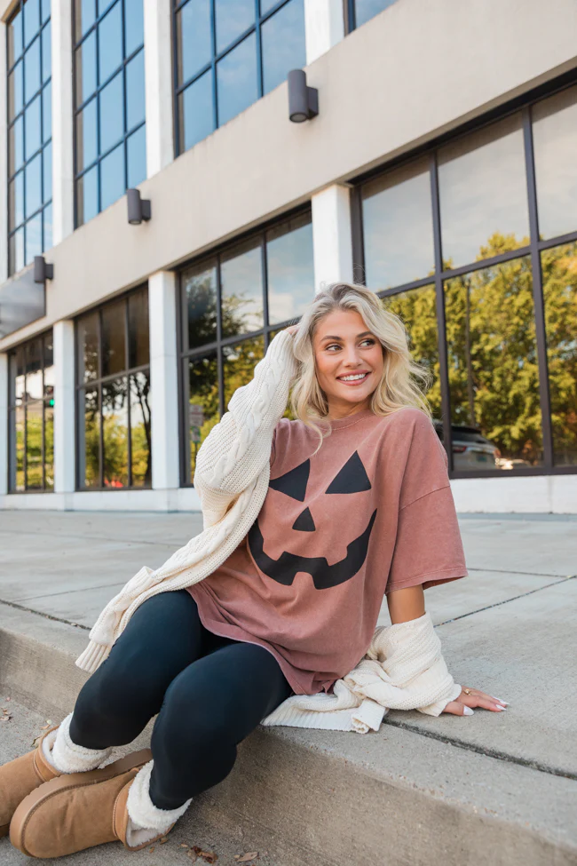 Pumpkin Face Chestnut Oversized Graphic Tee DOORBUSTER - Aiturbor