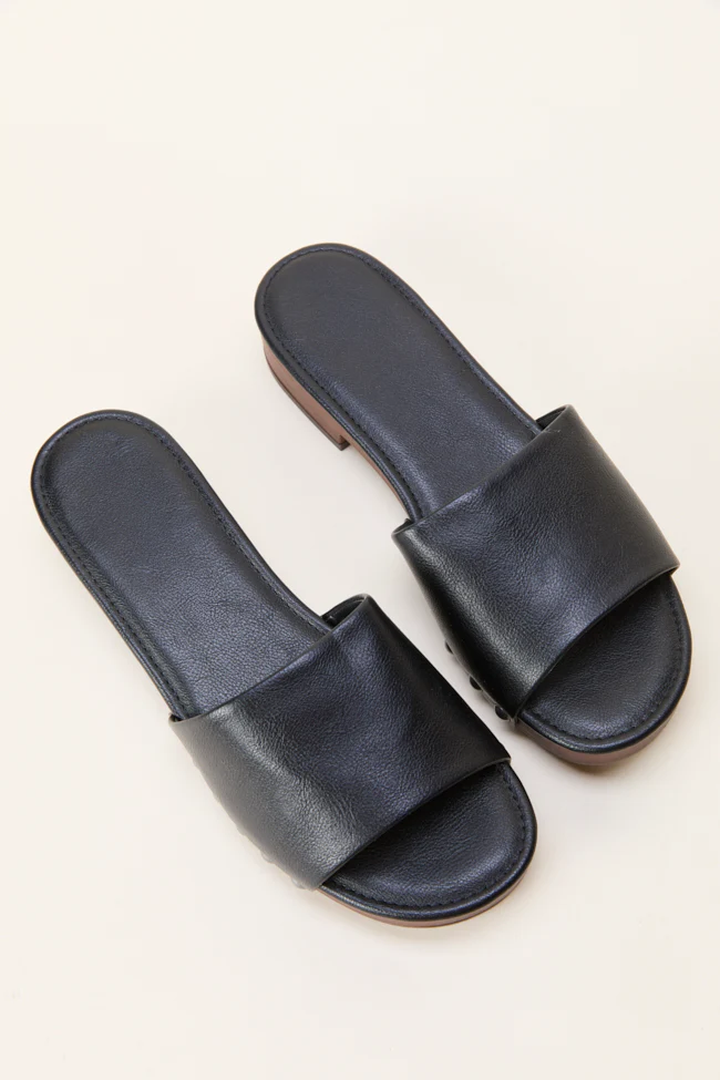 Xonia Black Clogs - Aiturbor