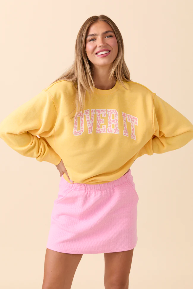 Over It Daisy Print Yellow Raw Hem Fleece Graphic Sweatshirt - Aiturbor